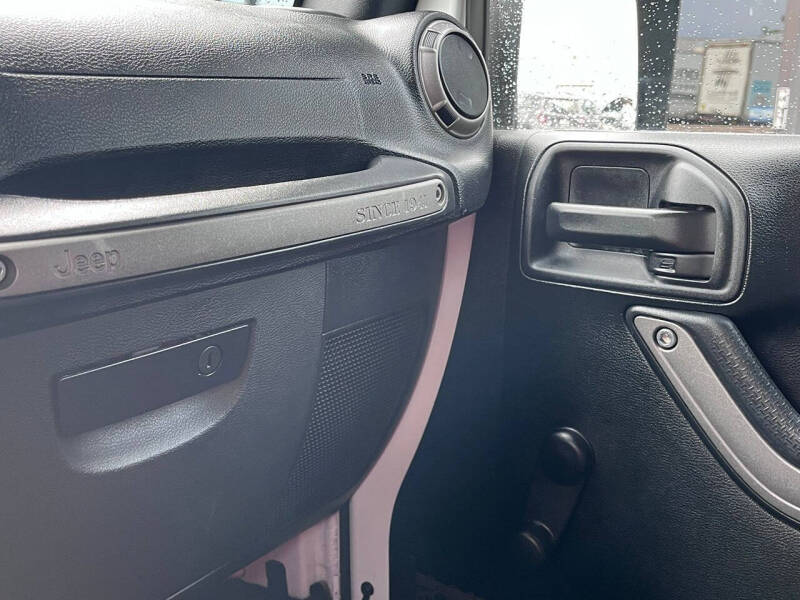 2017 Jeep Wrangler Sport