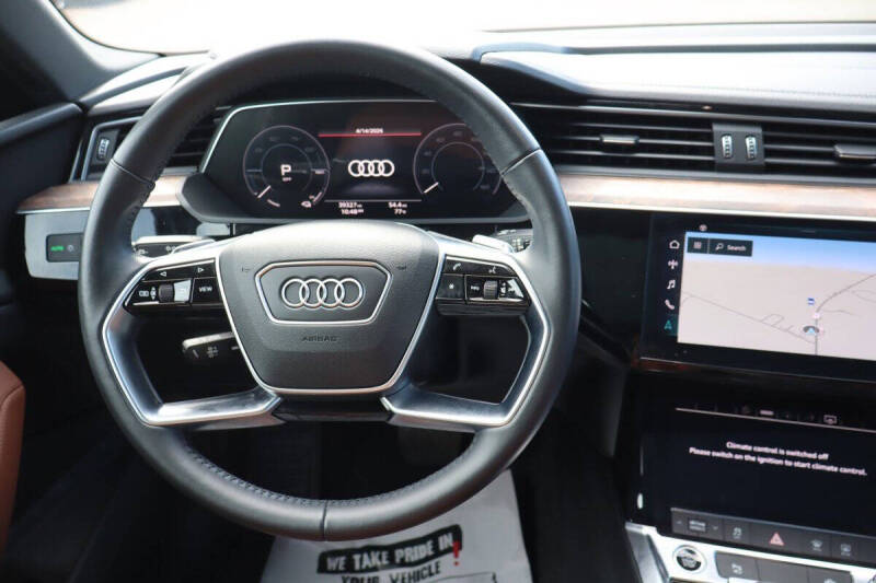 2021 Audi e-tron quattro Premium