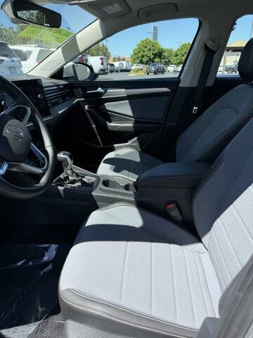 2025 Volkswagen Jetta SE