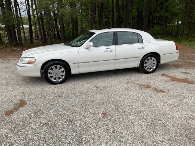 2004 Lincoln Town Car Ultimate photo 4