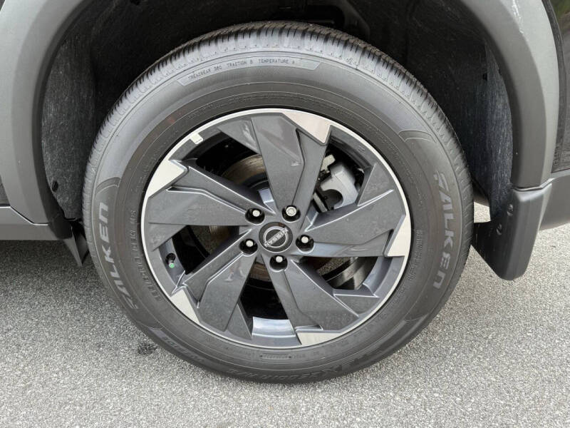 2025 Nissan Rogue SV