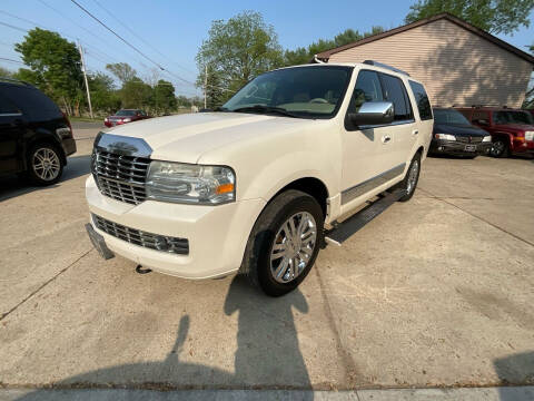 2007 Lincoln Navigator for sale at Auto Connection in Waterloo IA