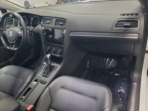 2017 Volkswagen e-Golf SEL Premium