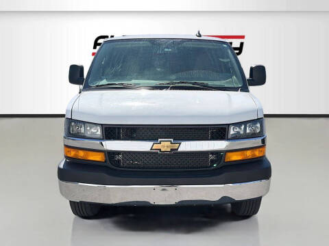 2025 Chevrolet Express 3500