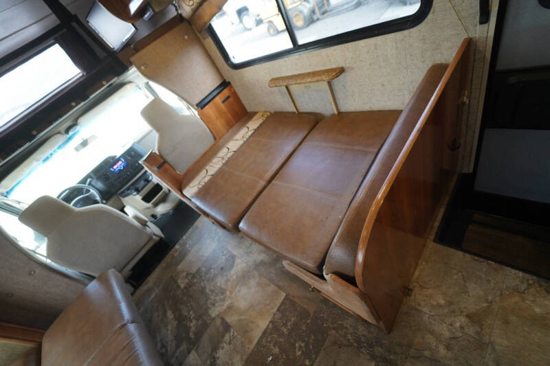 2018  Forest River  Coachmen Leprechaun