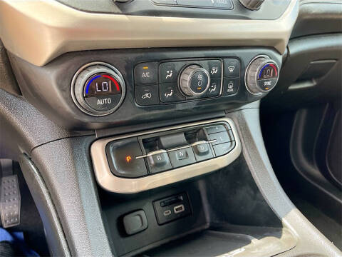 2022 GMC Acadia Denali