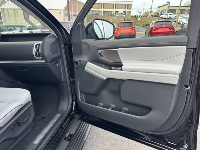 2025 Ford Expedition MAX Platinum