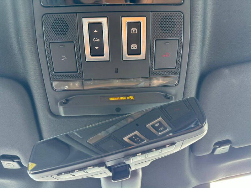 2023 Land Rover Defender 110 V8