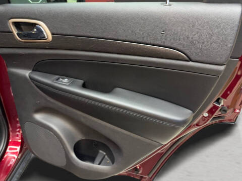 2017 Jeep Grand Cherokee Laredo