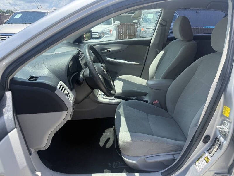 2011 Toyota Corolla LE