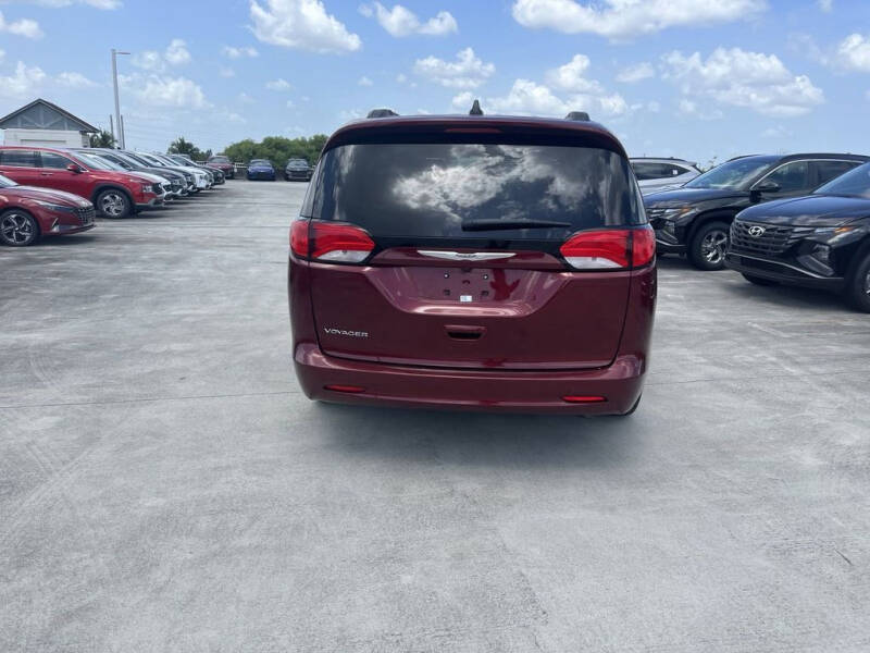 2021 Chrysler Voyager LXi