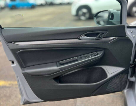2025 Volkswagen Golf GTI SE