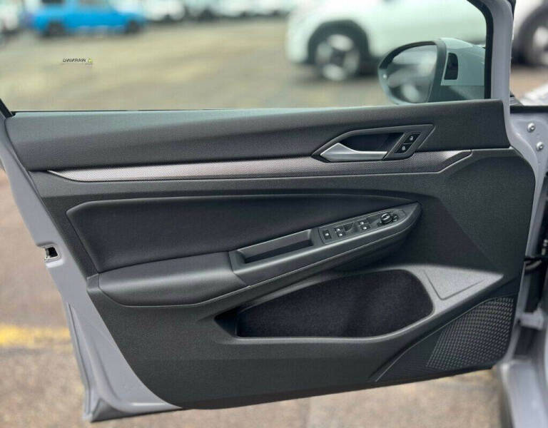 2025 Volkswagen Golf GTI SE