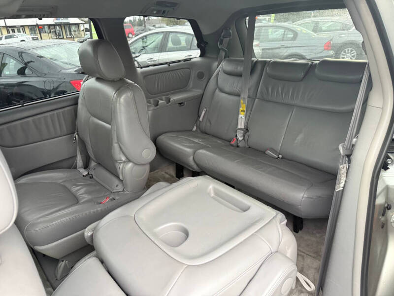 2005 Toyota Sienna XLE Limited 7 Passenger