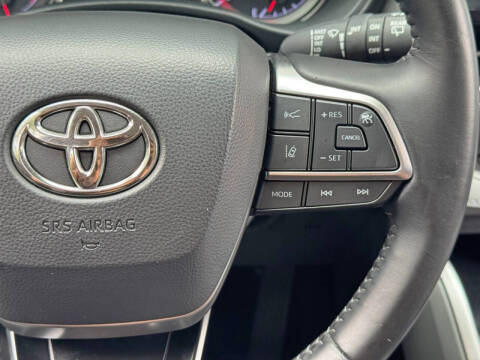 2021 Toyota Highlander LE