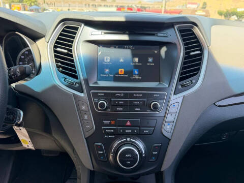 2017 Hyundai Santa Fe SE
