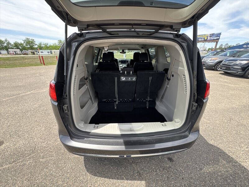 2017 Chrysler Pacifica Touring-L Plus