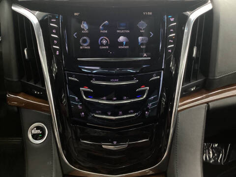 2017 Cadillac Escalade Luxury
