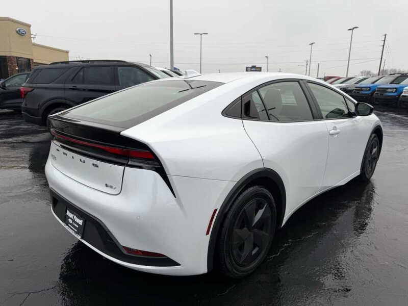 2024 Toyota Prius LE