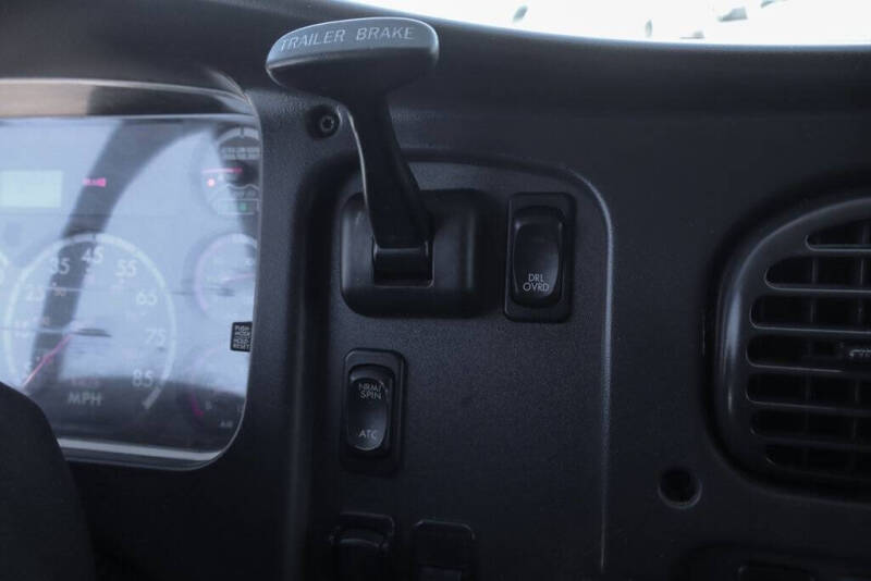 2013 Freightliner M2 112