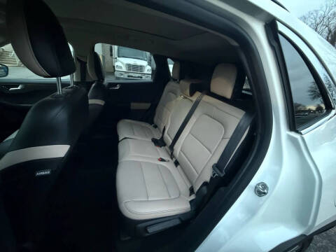 2020 Ford Escape Hybrid Titanium