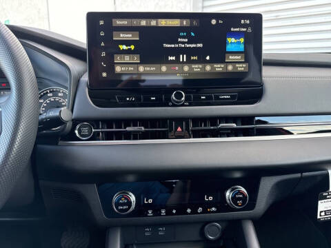 2025 Mitsubishi Outlander ES