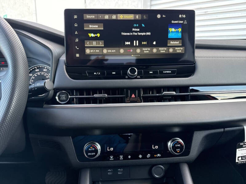 2025 Mitsubishi Outlander ES