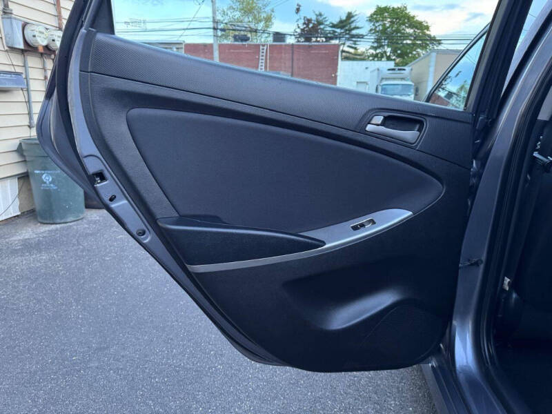 2017 Hyundai Accent SE