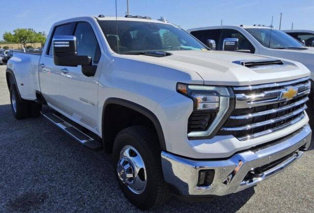 Used 2024 Chevrolet Silverado 3500HD LTZ with VIN 1GC4YUEY2RF418506 for sale in Bloomington, IL