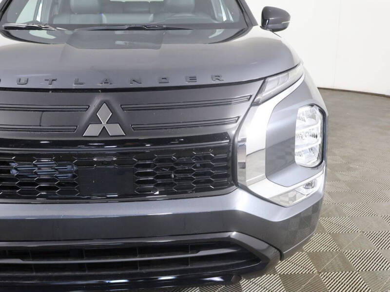 2026 Mitsubishi Outlander LE