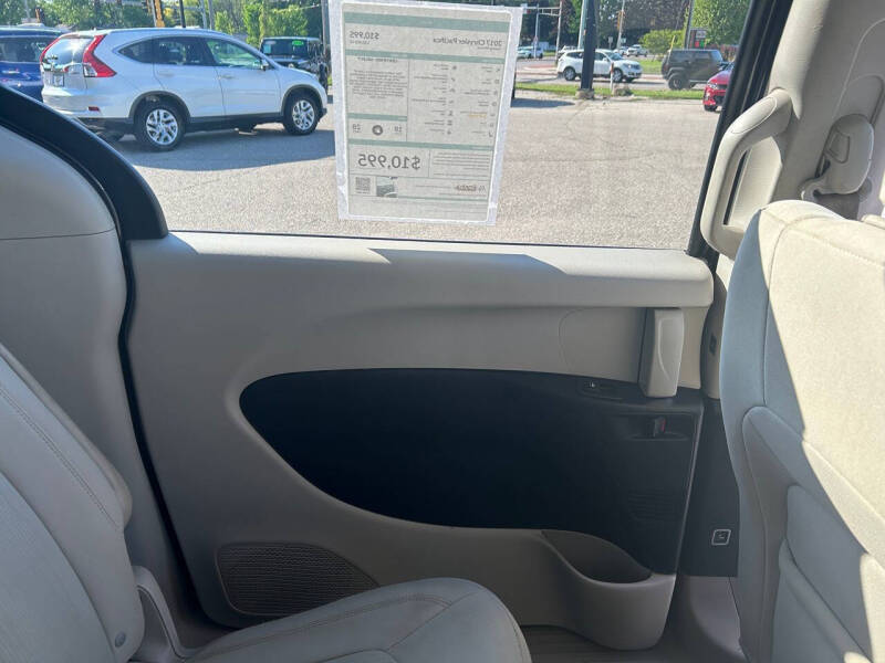 2017 Chrysler Pacifica Touring