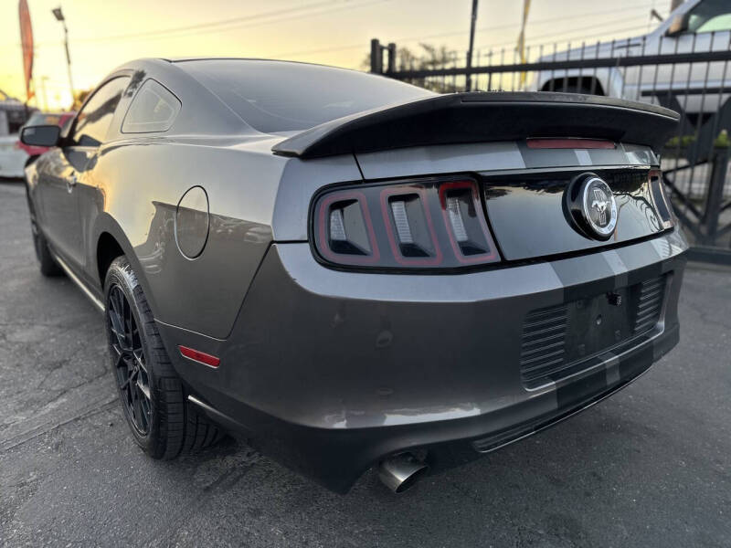 2014 Ford Mustang V6