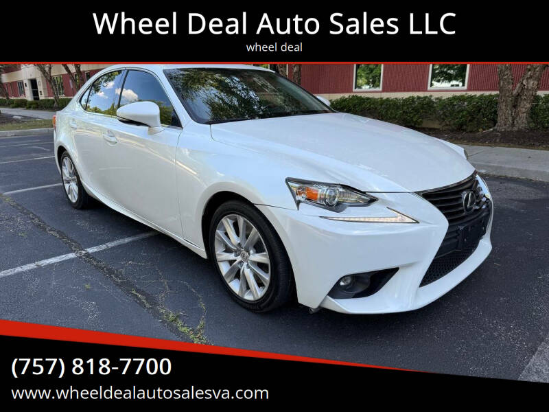 2016 Lexus IS 200t's photo