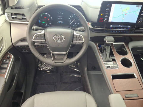 2024 Toyota Sienna XLE 7-Passenger