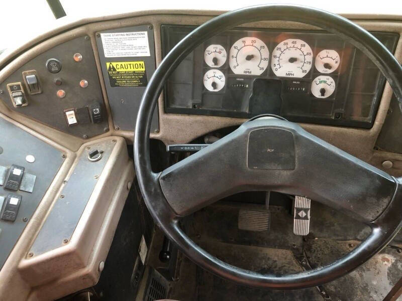 2001 International 3000IC