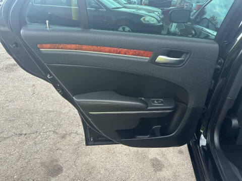 2012 Chrysler 300 Limited