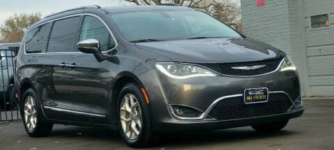 2017 Chrysler Pacifica for sale at Rivera Auto Sales LLC in Saint Paul MN
