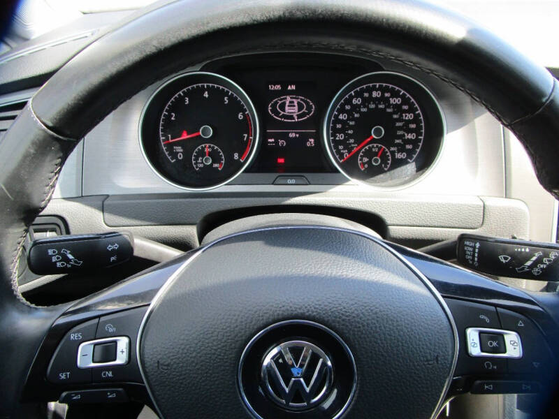 2015 Volkswagen Golf TSI S