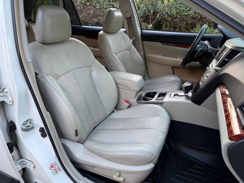 2010 Subaru Outback 2.5i Limited