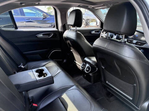 2019 Alfa Romeo Giulia Sport