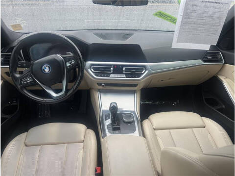 2022 BMW 3 Series 330e