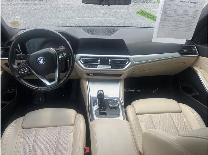 2022 BMW 3 Series 330e