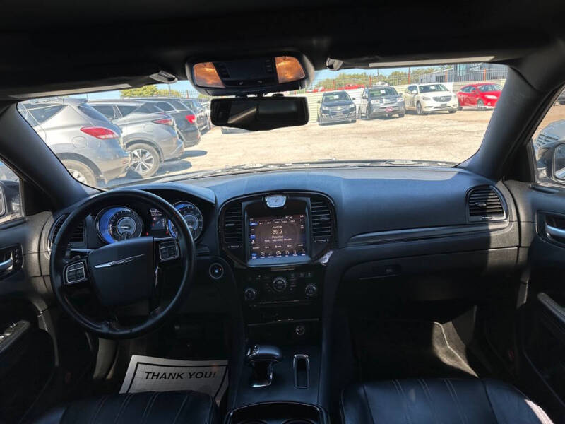 2012 Chrysler 300 S V6