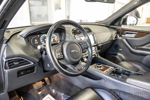 2017 Jaguar F-PACE 35t Prestige