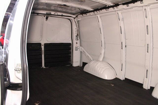 2023 GMC Savana 2500