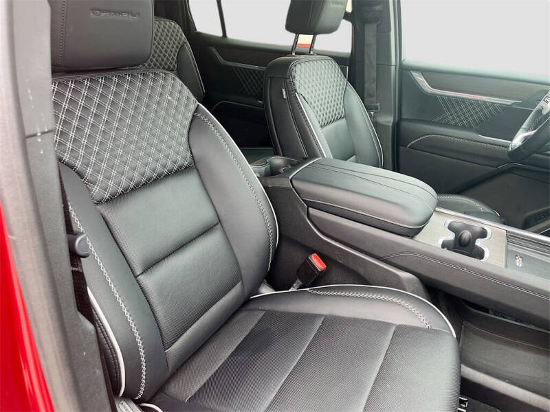 2025 GMC Acadia Denali