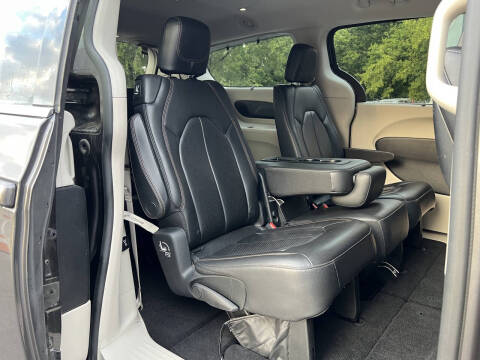 2017 Chrysler Pacifica Touring-L Plus