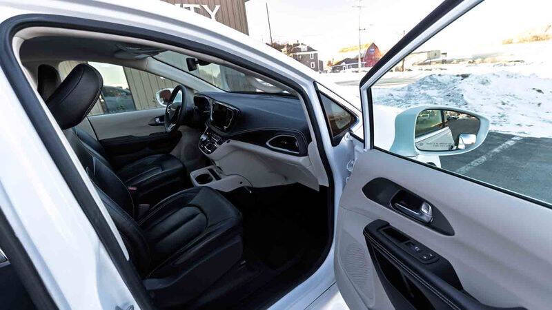 2022 Chrysler Pacifica Touring L