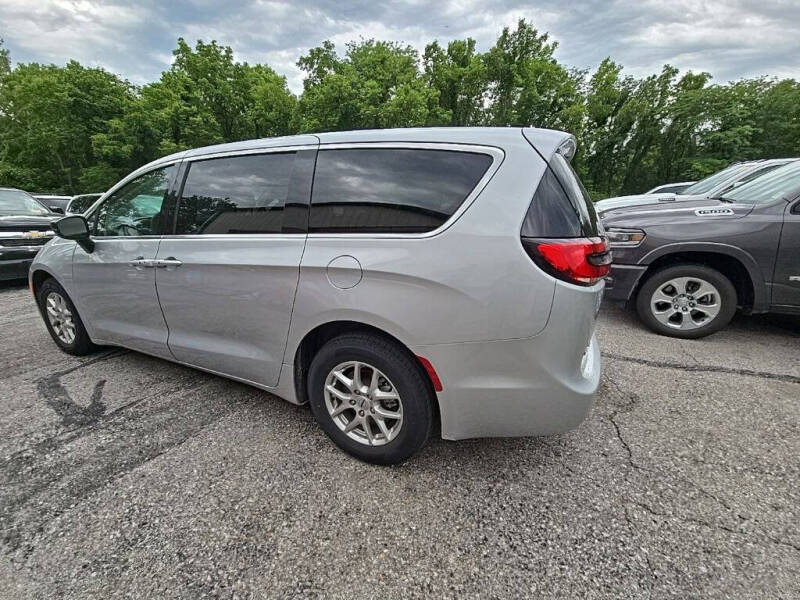 2024 Chrysler Pacifica Touring L