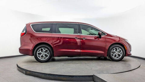 2017 Chrysler Pacifica Touring Plus